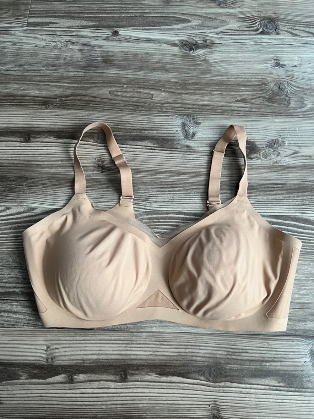 Honeylove Crossover Wireless Bra Wire Free Nude and Nude Mesh Detail Size 1X